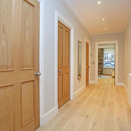 אדינבורו Joivy Refurbished Home On The Royal Mile מראה חיצוני תמונה