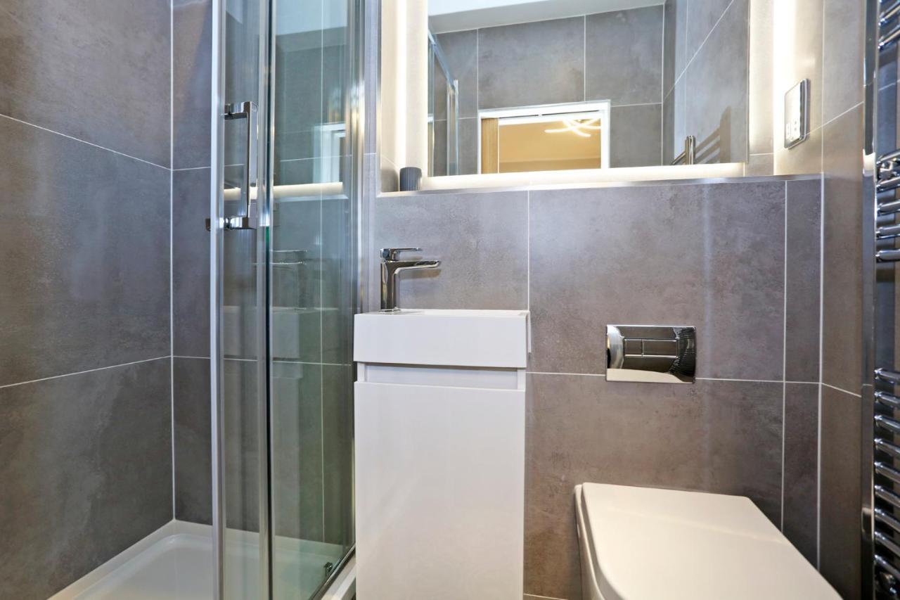 אדינבורו Joivy Refurbished Home On The Royal Mile מראה חיצוני תמונה
