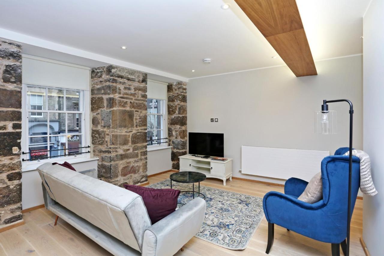 אדינבורו Joivy Refurbished Home On The Royal Mile מראה חיצוני תמונה