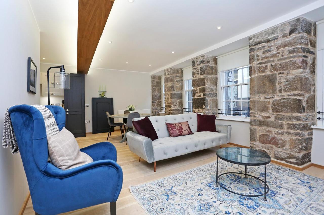 אדינבורו Joivy Refurbished Home On The Royal Mile מראה חיצוני תמונה